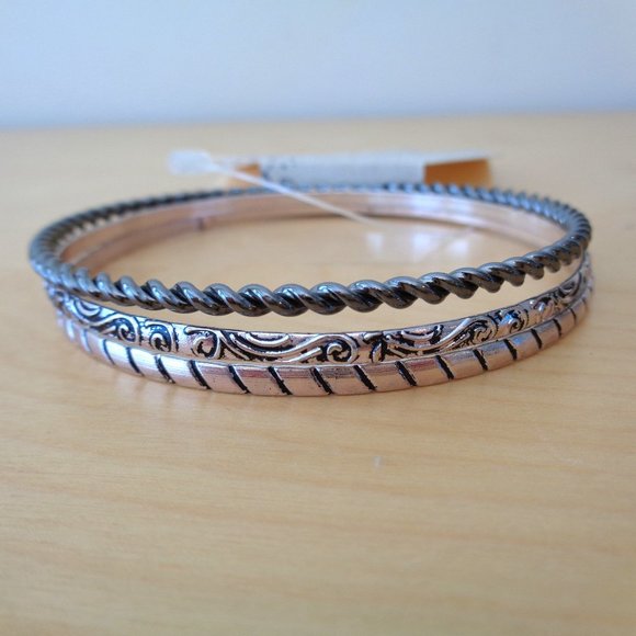 Mudd Bangles Bracelets 3 PC Set Silvertone Twist & Textured NEW - Picture 1 of 3